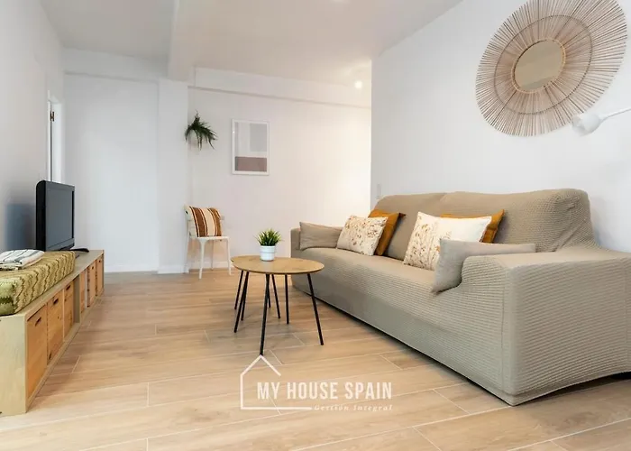Myhousespain - Piso Reformado Con Patio Privado