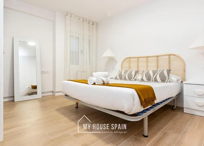 Myhousespain - Piso Reformado Con Patio Privado *