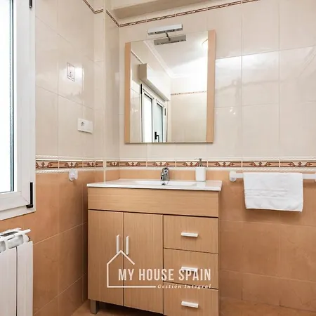 Apartment Myhousespain - Piso Reformado Con Patio Privado