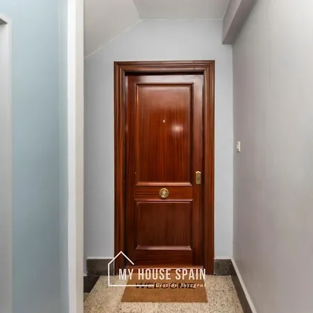 Myhousespain - Piso Reformado Con Patio Privado * Хихон
