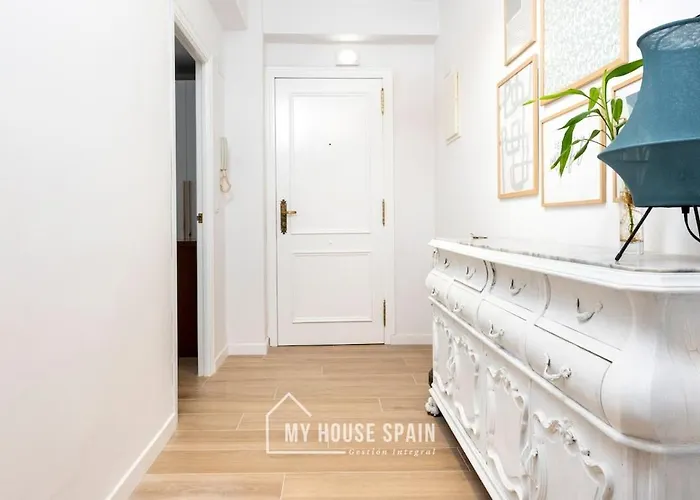 דירה Myhousespain - Piso Reformado Con Patio Privado גיחון